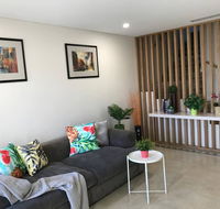 Private Room in Modern Comfortable Home Stay - Darwin Holiday