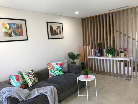 Private Room In Modern, Comfortable Home Stay - Darwin Holiday 0