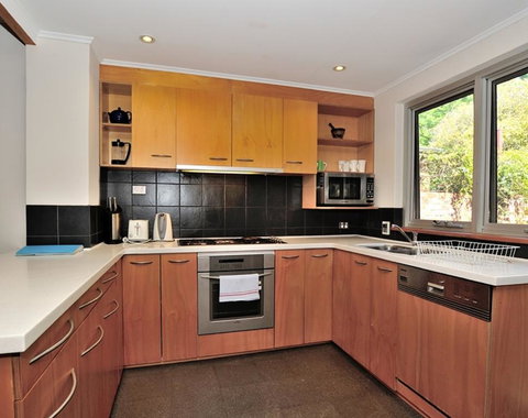 Pure Gold - Heritage 2 Bedroom Terraced Cottage - Darwin Holiday 1