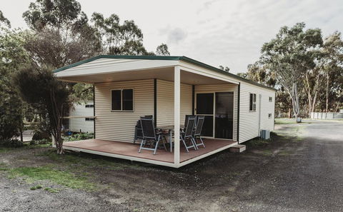 Pyrenees Caravan Park - Darwin Holiday 1