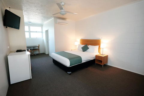 Q Express - Darwin Holiday 0