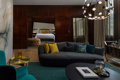 QT Sydney - Darwin Holiday 0