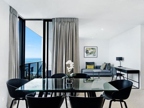 Qube Broadbeach - Luxury 2 Bedroom Ocean View - Darwin Holiday 1