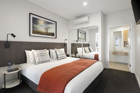 Quest Orange - Darwin Holiday 3