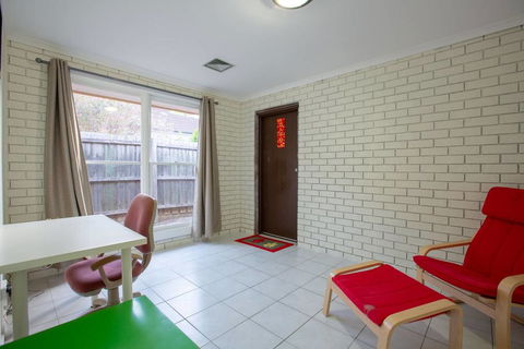 Quiet & Peaceful 3bed2bath HOME @Keilor Downs - Darwin Holiday 1