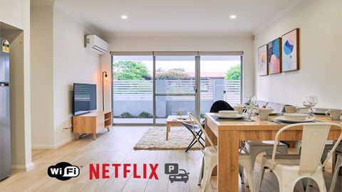 Quiet Large Balcony Living - Darwin Holiday 0