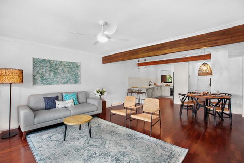 Quiet Waterfront Retreat In Family Neighbourhood - Darwin Holiday 0