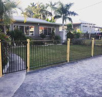 QUIRKY QUEENSLANDER 6 BEDROOM HOME - Darwin Holiday