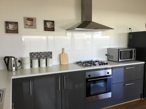 Rail Trail Cottage - Darwin Holiday 3