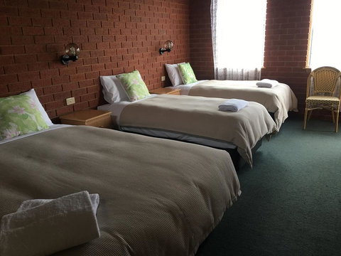 Railway Motel Myrtleford - Darwin Holiday 2