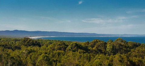 Rainbow Breezes 4 - Rainbow Beach, Townhouse With Breath-taking Ocean Views To Fraser Island - Darwin Holiday 2