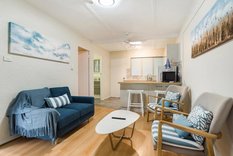 Rare! Modern Unit With Private Fenced Garden Close To The Beach PC4 - Darwin Holiday 0