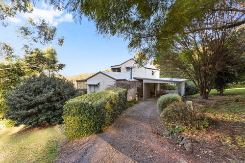 Ravensbourne Escape - Windsong - Darwin Holiday 1