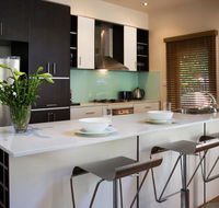 Ravenswood - Darwin Holiday
