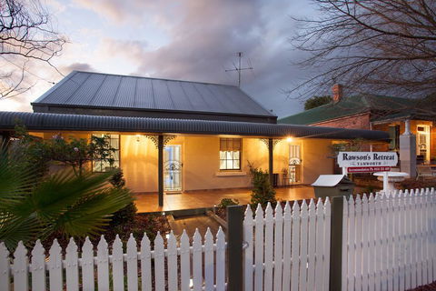 Rawson's Retreat - Five Bedroom Home - Walk CBD - Includes Breakfast - Darwin Holiday 0