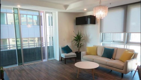 Readyset On Collins - Darwin Holiday 1