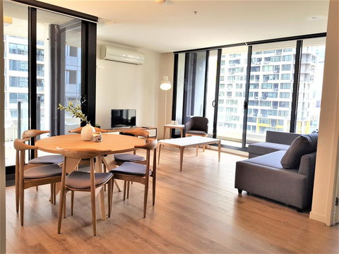 Readyset On Spencer - Darwin Holiday 0