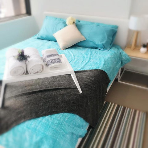 Readyset On Upper West Side - Darwin Holiday 1