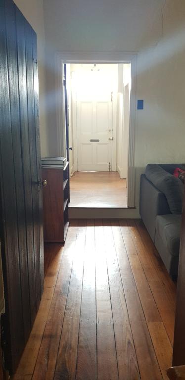 Red Brier Cottage Accommodation - Darwin Holiday 3