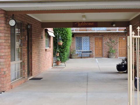 Red Cliffs Colonial Motor Lodge - Darwin Holiday 1