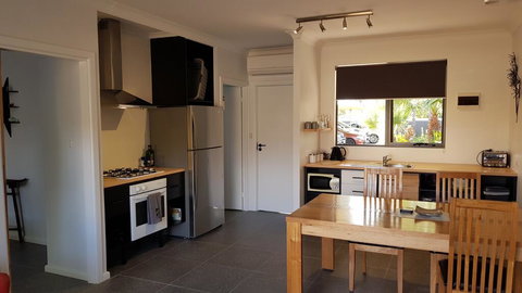 Red Ochre - Large 1BR With Private Courtyard - Darwin Holiday 2