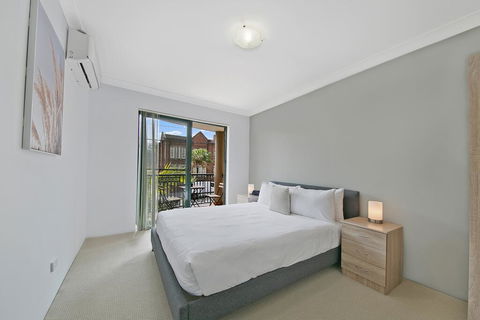 REDFERN 3 BEDROOM APARTMENT FREE PARKING WALK TO CENTRAL STATION NRE187 - Darwin Holiday 3