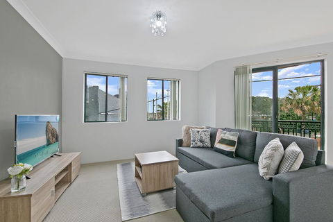 REDFERN 3 BEDROOM APARTMENT FREE PARKING WALK TO CENTRAL STATION NRE187 - Darwin Holiday 0