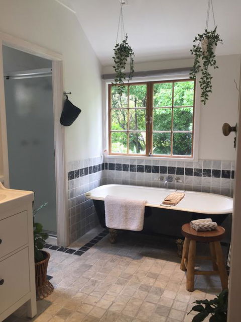 Reed House At Maleny-Blue Boudoir - Darwin Holiday 1