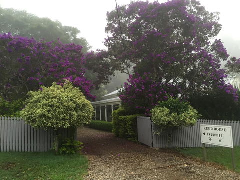 REED HOUSE At Maleny-The White Pavilion - Darwin Holiday 0