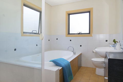 Reef - Located At Lennox Head - Darwin Holiday 2
