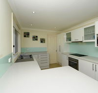 Reef Close 1/2 - Darwin Holiday