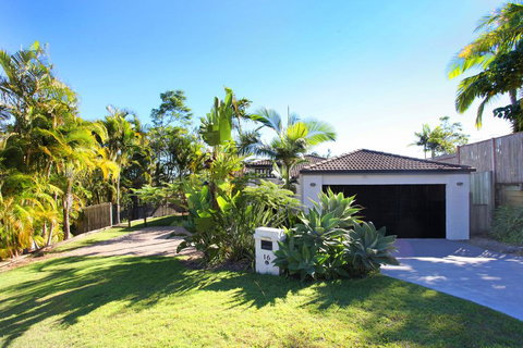 Relax At Coolum - Darwin Holiday 3