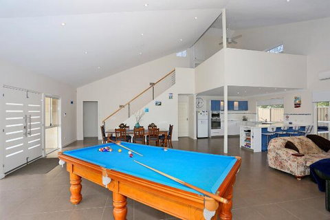 Relax At Falcon By The Bay - Darwin Holiday 1