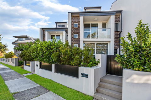 Relax In A Spacious & Modern Townhouse In Asquith - Darwin Holiday 0