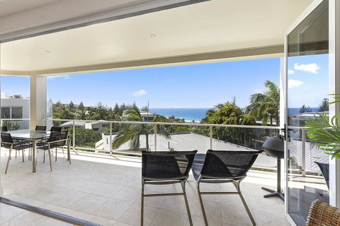 Relax In Stylish Comfort, Sunshine Beach - Darwin Holiday 3