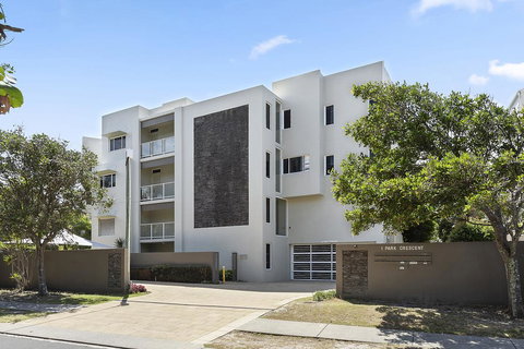 Relax In Stylish Comfort, Sunshine Beach - Darwin Holiday 0