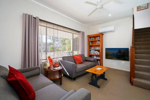 Relaxing Queen Sized Room With En-Suite - Darwin Holiday 2