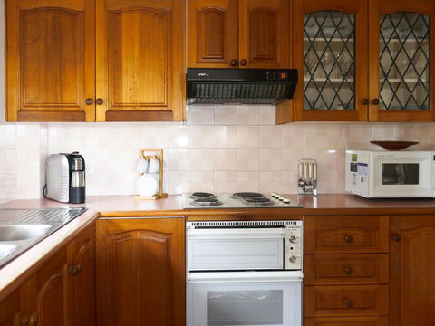 Renas Court 2 - Darwin Holiday 1