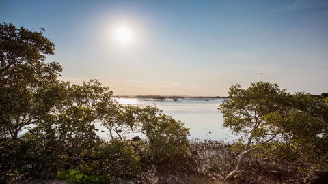 Renas Court Unit 1 - Little Street Lakefront! - Darwin Holiday 2