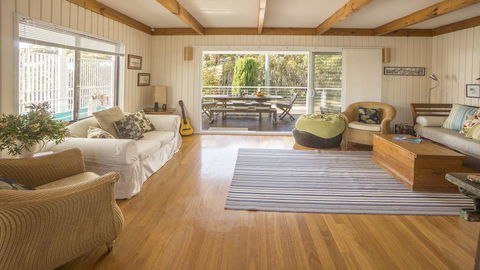 Rennies Retreat-Bushland & Ocean Views - Darwin Holiday 0