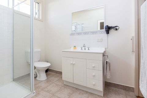 RENOVATED BEACH BEAUTY - ROSEBUD - Darwin Holiday 0