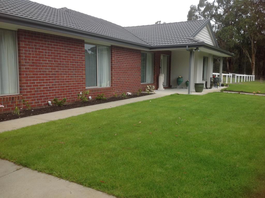 Mirboo VIC Darwin Holiday