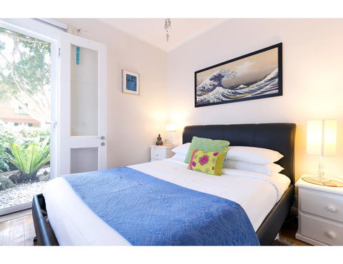 Retro Bondi Beach Garden Apartment - Darwin Holiday 1