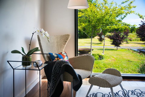 Reverie 101 - Darwin Holiday 0