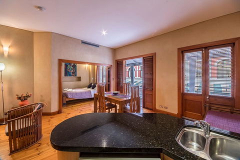 Rialto Apartments Fremantle - Darwin Holiday 1