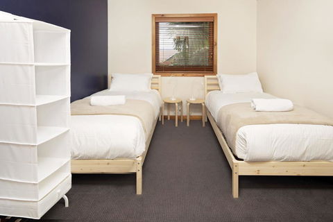 Rimrock - Superior Waterfront Home - Darwin Holiday 3