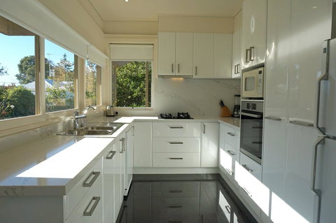 Rip Tide - Darwin Holiday 0