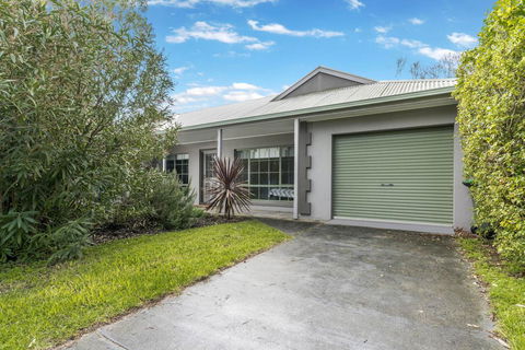 RIPPLE DREAM - INVERLOCH - Darwin Holiday 0