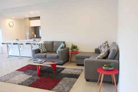 Riverside Apartment Next To Sydney Olympic Park - Darwin Holiday 2