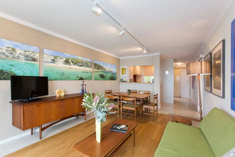 Riverside Arthouse - Darwin Holiday 0